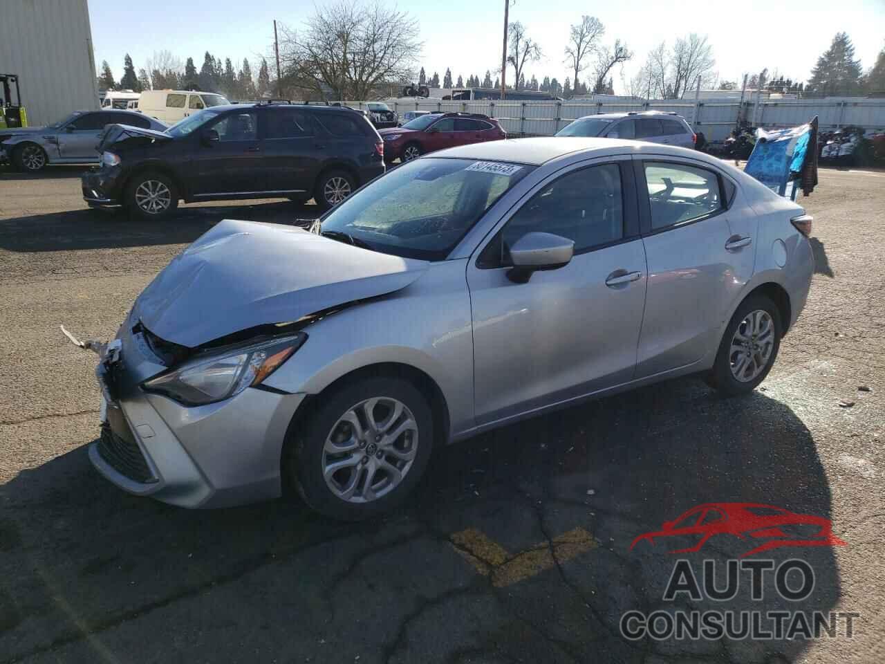 TOYOTA YARIS 2018 - 3MYDLBYV1JY322434