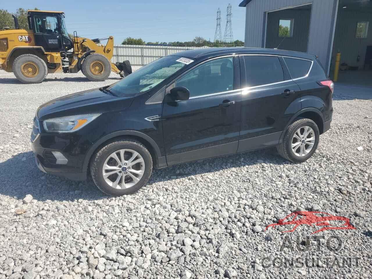 FORD ESCAPE 2017 - 1FMCU0GD8HUE00768