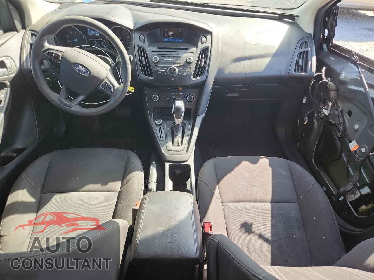 FORD FOCUS 2015 - 1FADP3F21FL221966