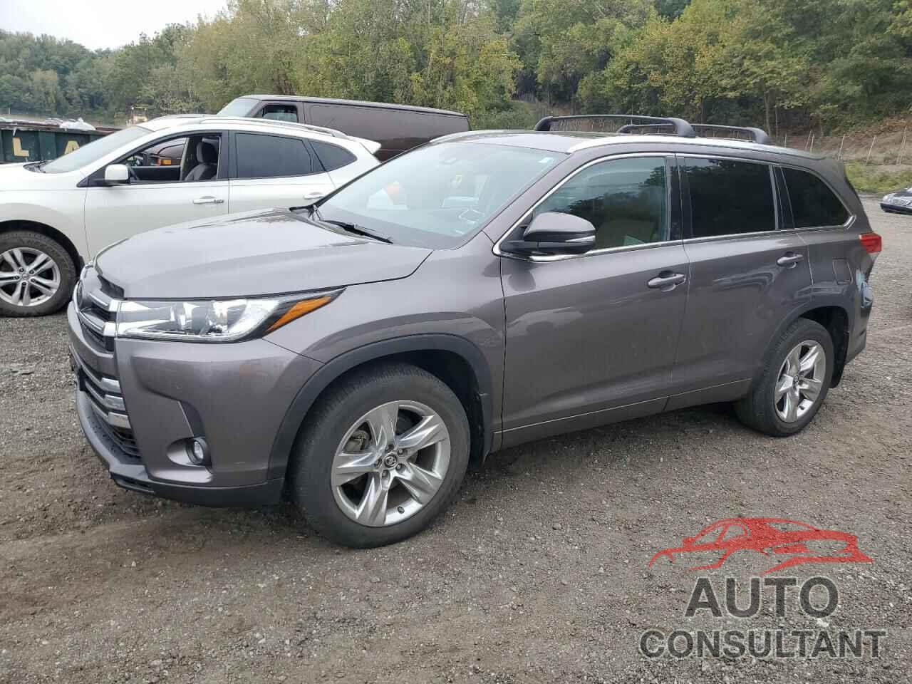 TOYOTA HIGHLANDER 2019 - 5TDDZRFH5KS949357