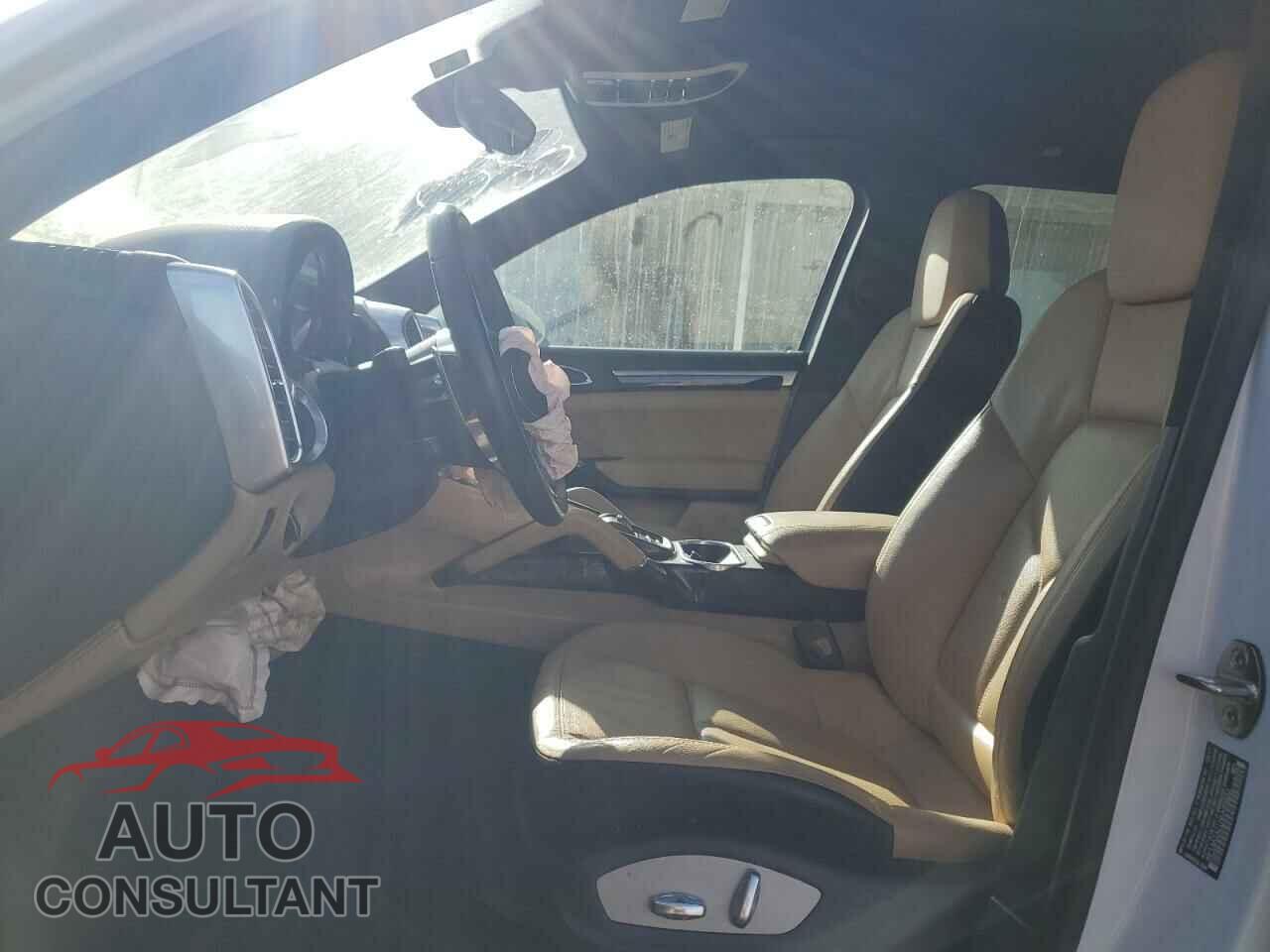 PORSCHE CAYENNE 2017 - WP1AA2A21HKA90822