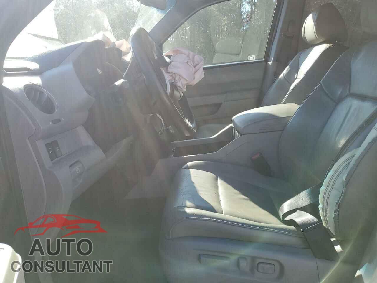 HONDA PILOT 2011 - 5FNYF4H99BB040996