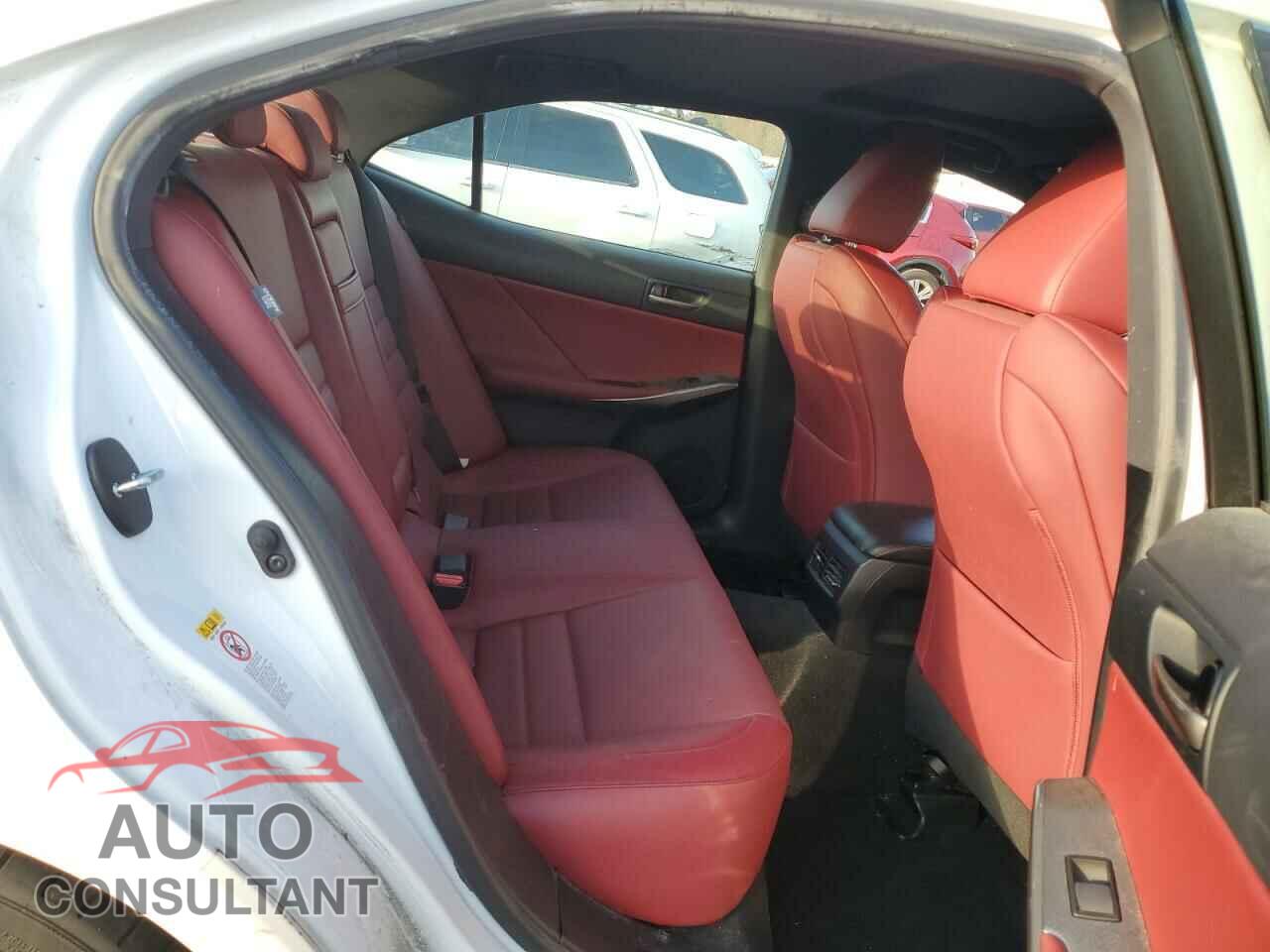 LEXUS IS 2018 - JTHC81D26J5031750