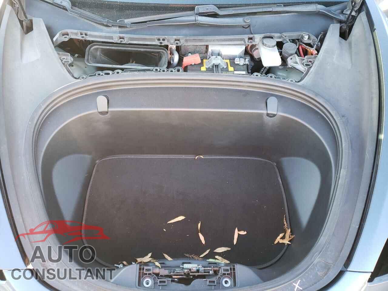 TESLA MODEL 3 2018 - 5YJ3E1EB3JF121171