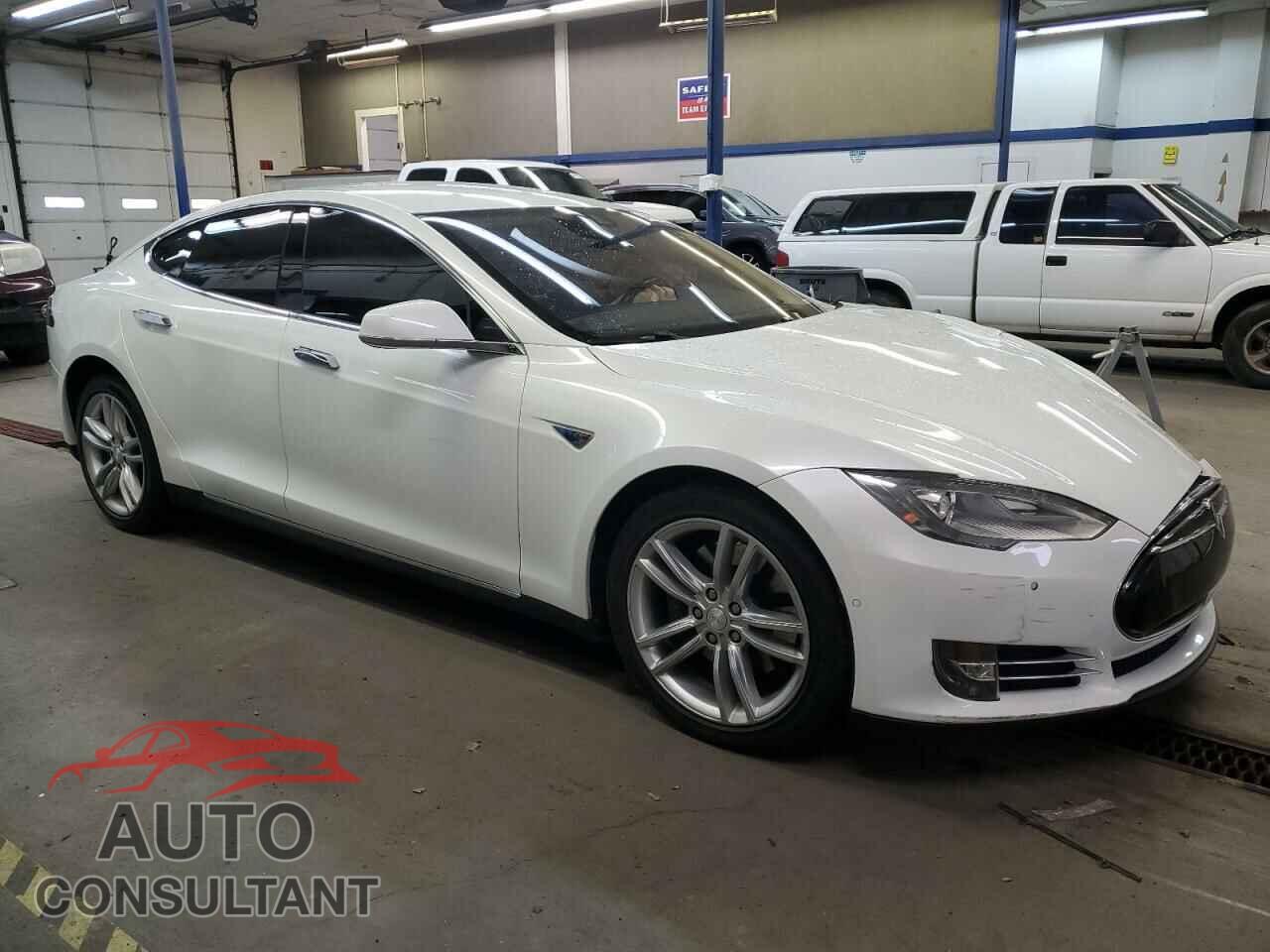TESLA MODEL S 2015 - 5YJSA1H2XFF080919