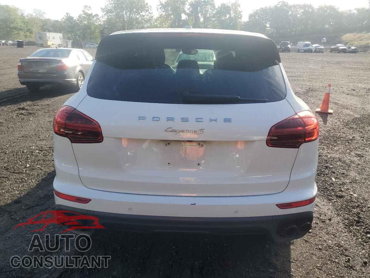 PORSCHE CAYENNE 2016 - WP1AB2A23GLA93744