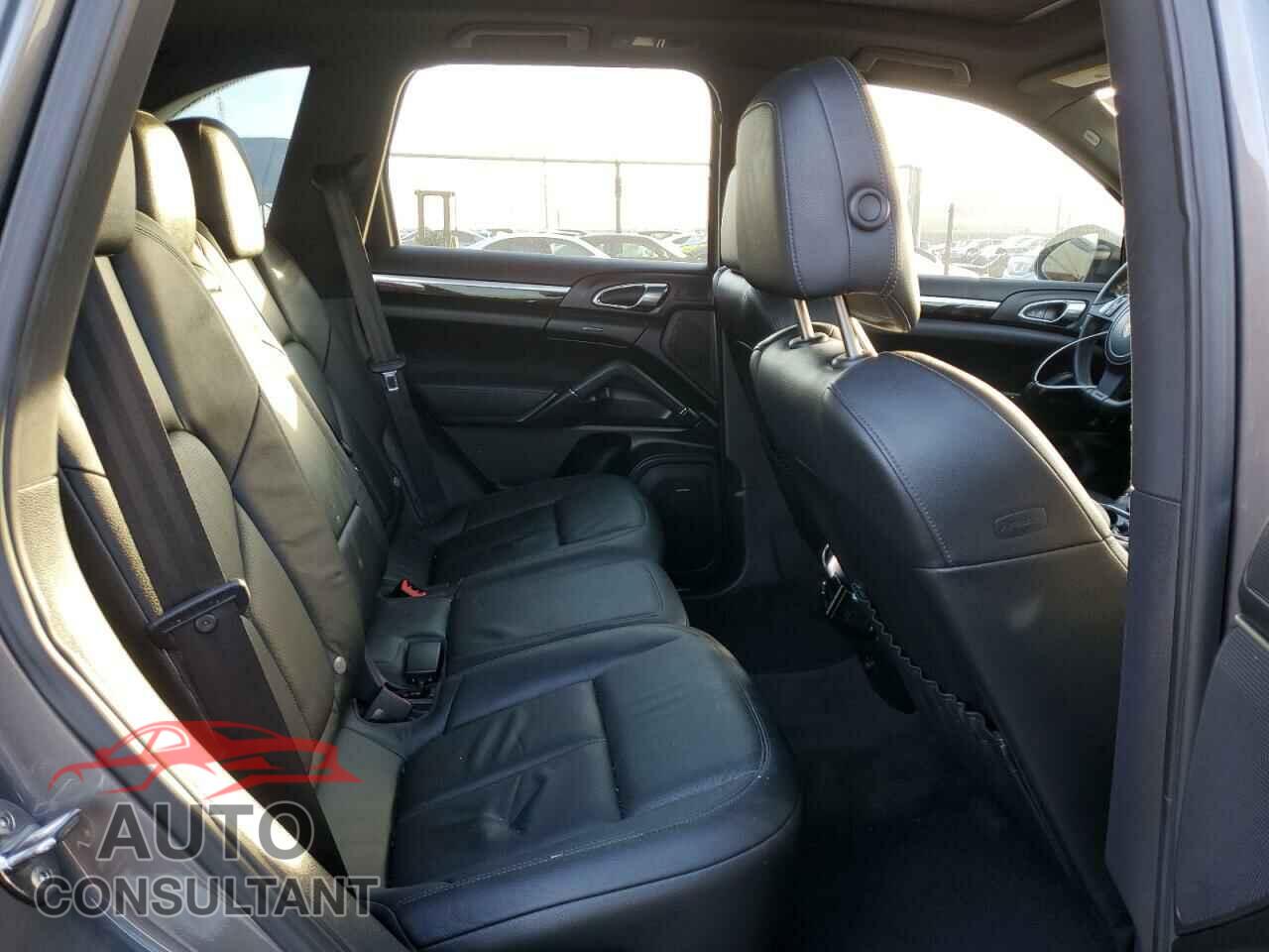 PORSCHE CAYENNE 2012 - WP1AB2A2XCLA47533