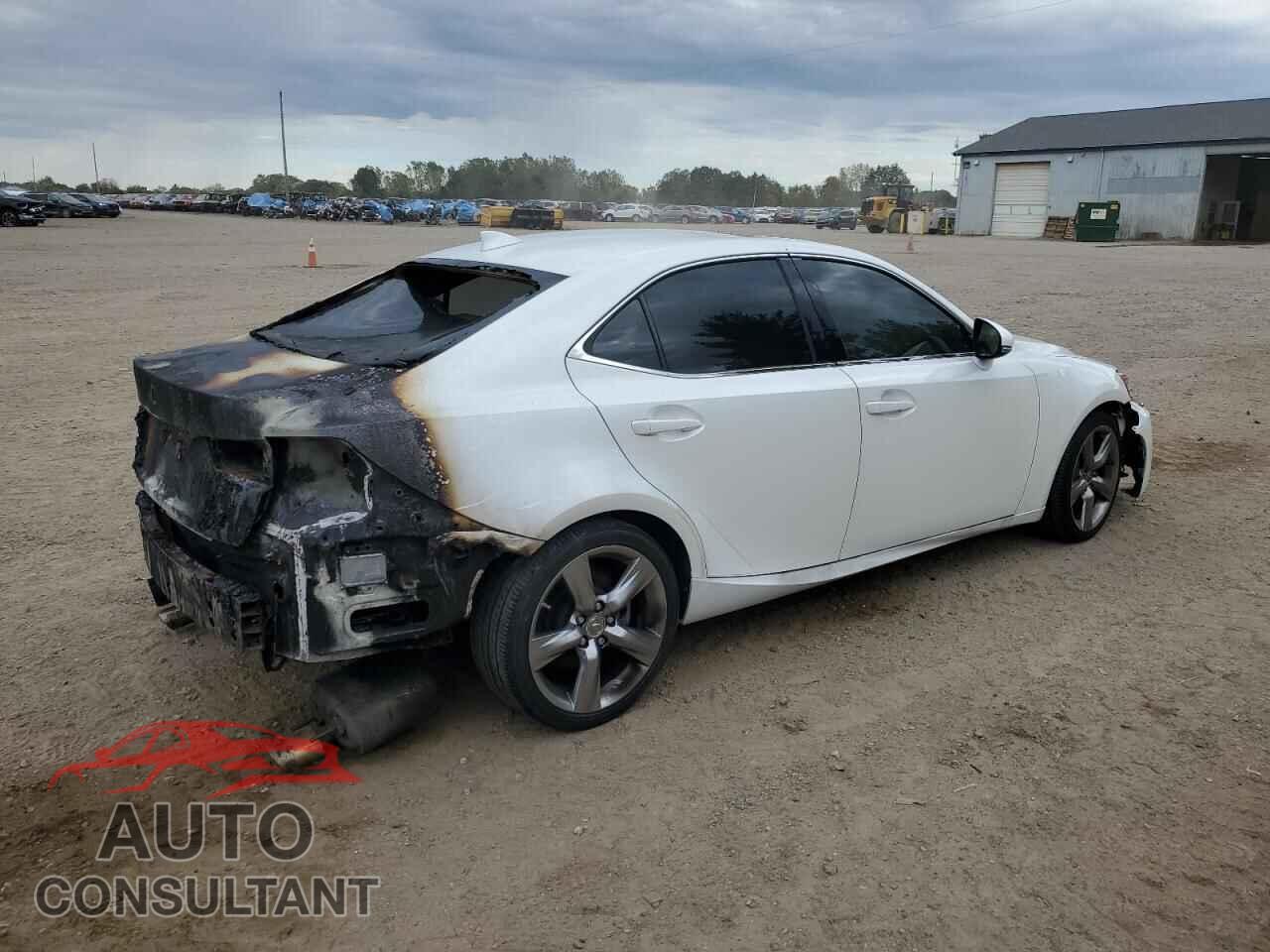 LEXUS IS 2014 - JTHBE1D26E5002596
