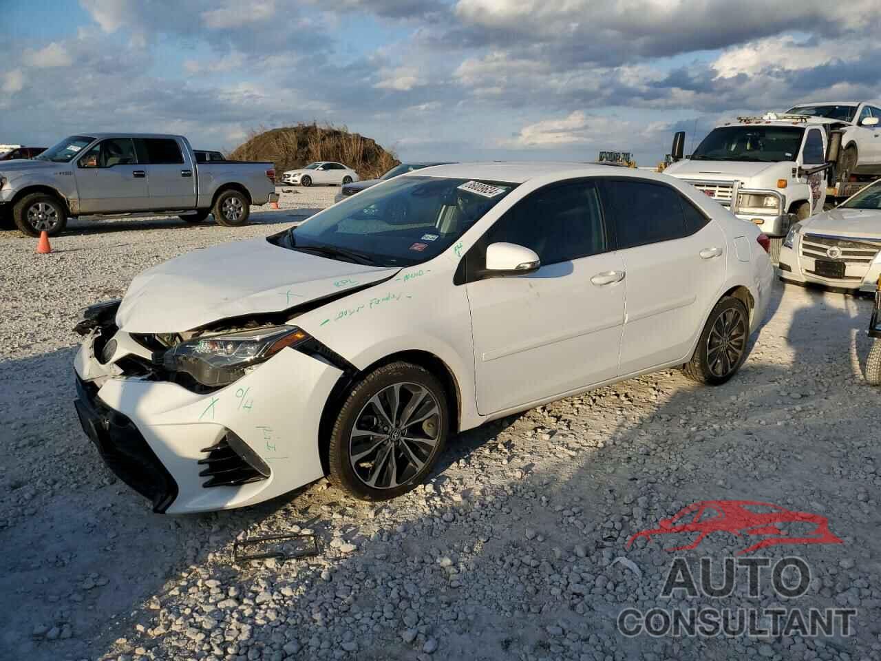 TOYOTA COROLLA 2018 - 5YFBURHE5JP783938