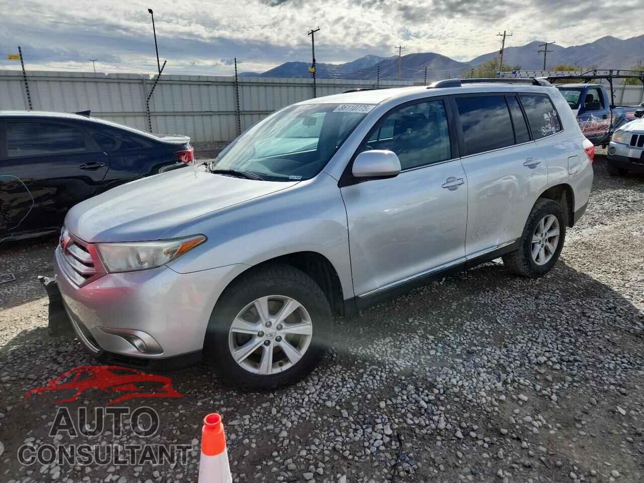 TOYOTA HIGHLANDER 2013 - 5TDBK3EH8DS203255
