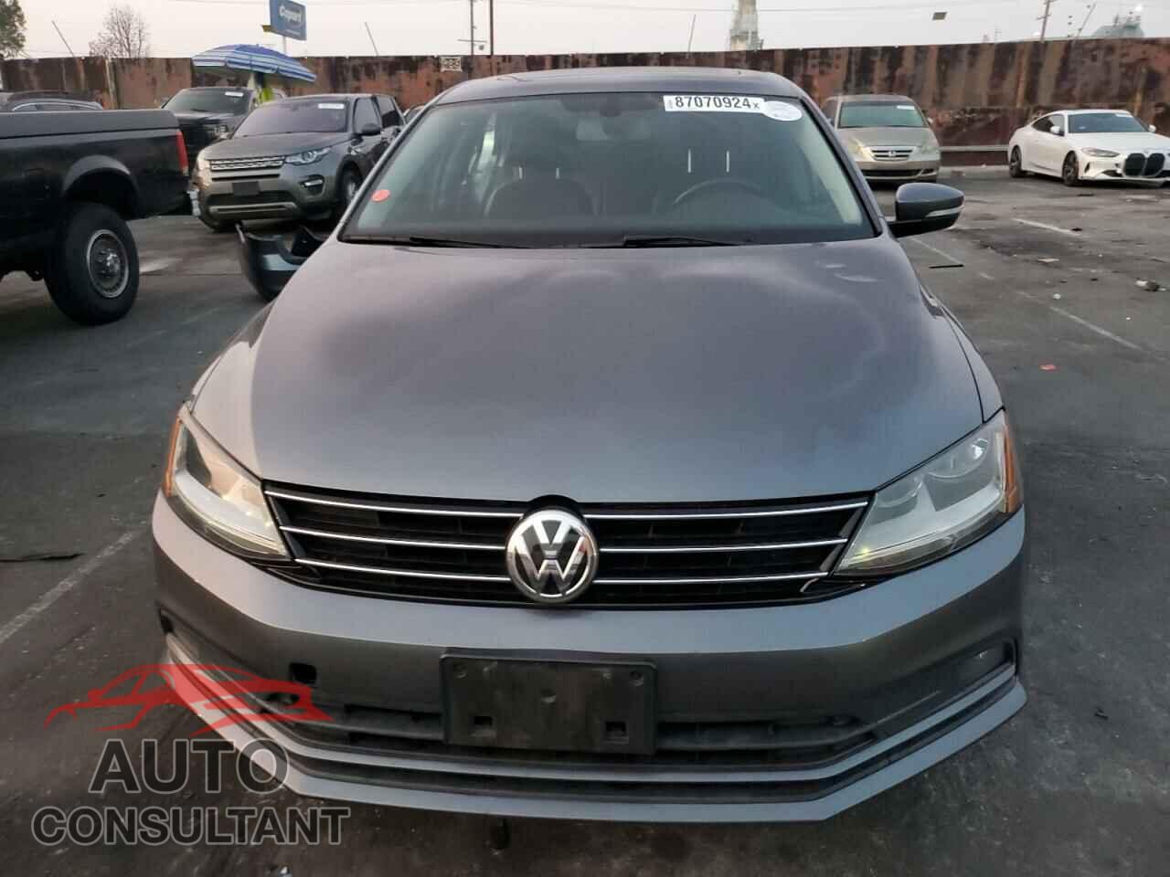 VOLKSWAGEN JETTA 2017 - 3VWL17AJ8HM399563