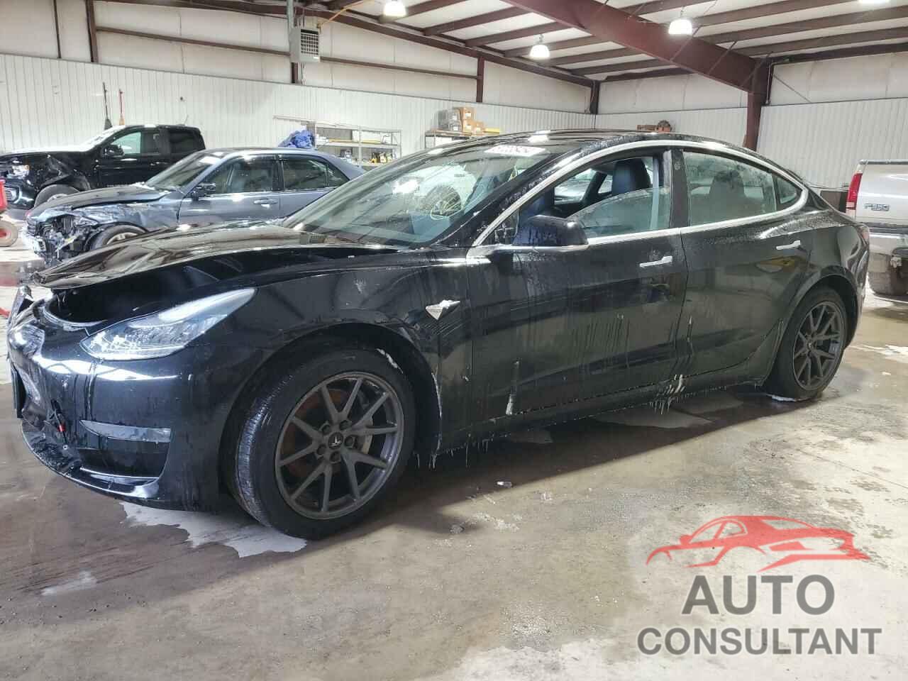 TESLA MODEL 3 2019 - 5YJ3E1EB6KF208824