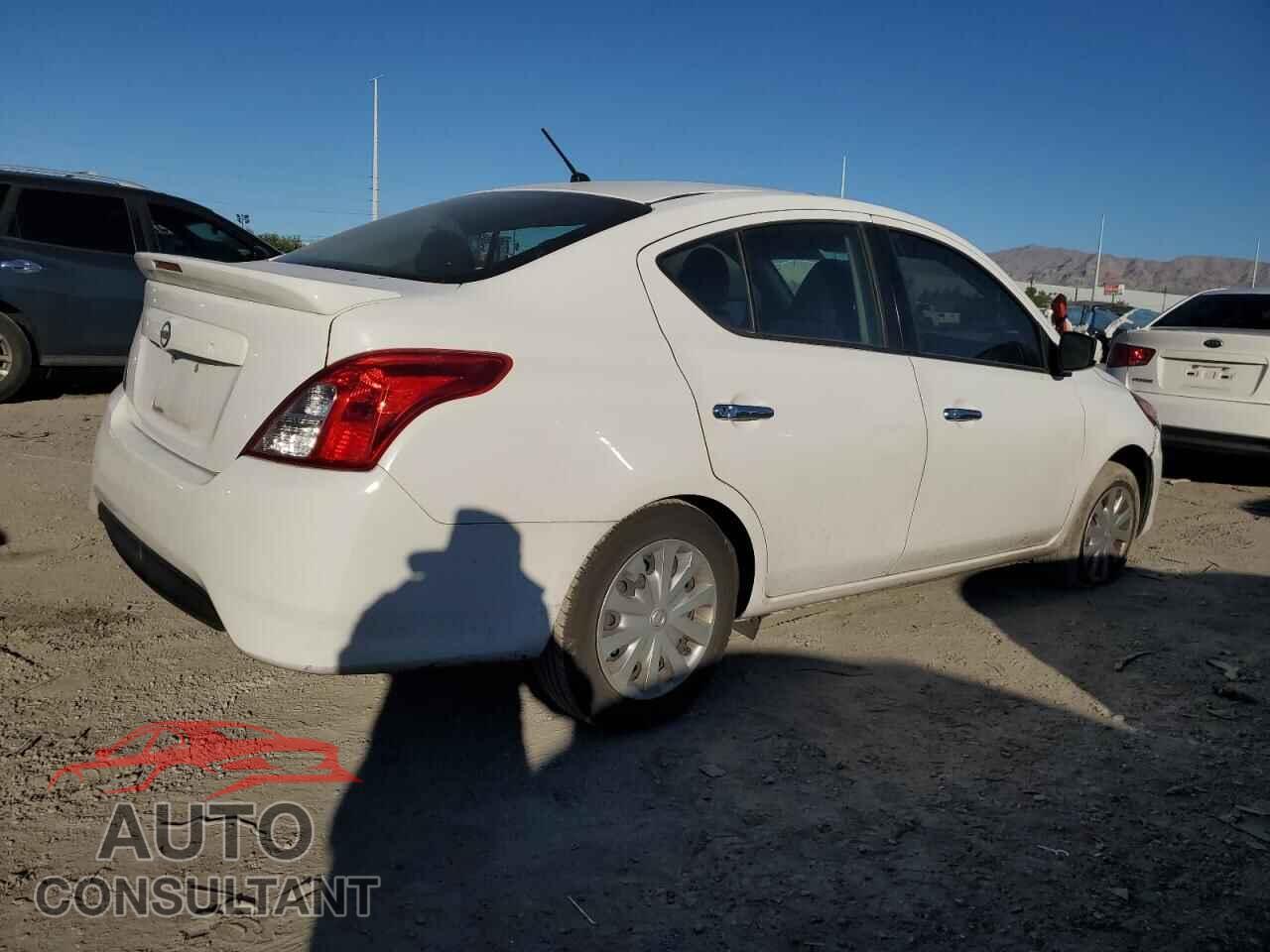 NISSAN VERSA 2019 - 3N1CN7AP3KL827714