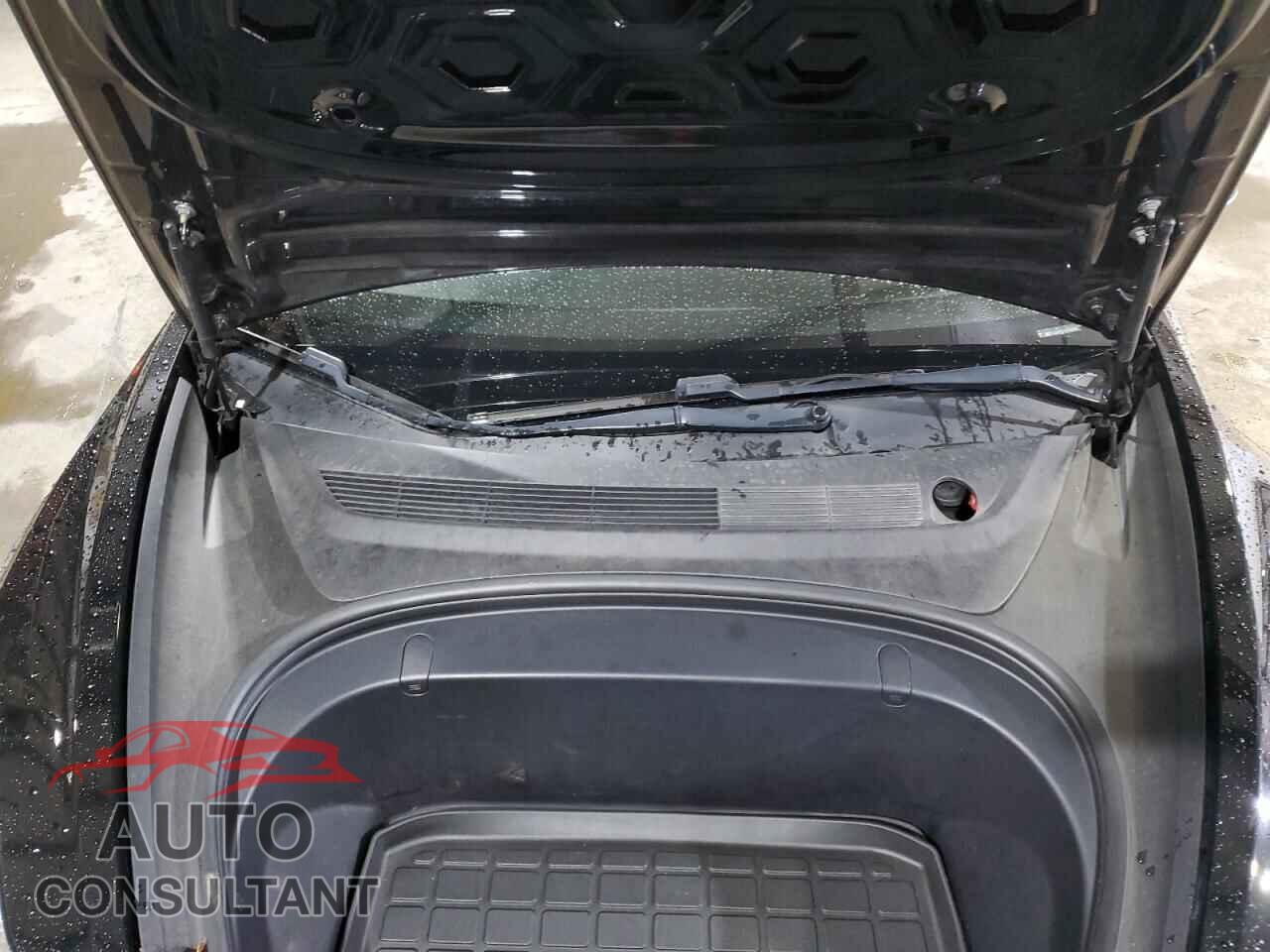 TESLA MODEL 3 2018 - 5YJ3E1EB0JF093992