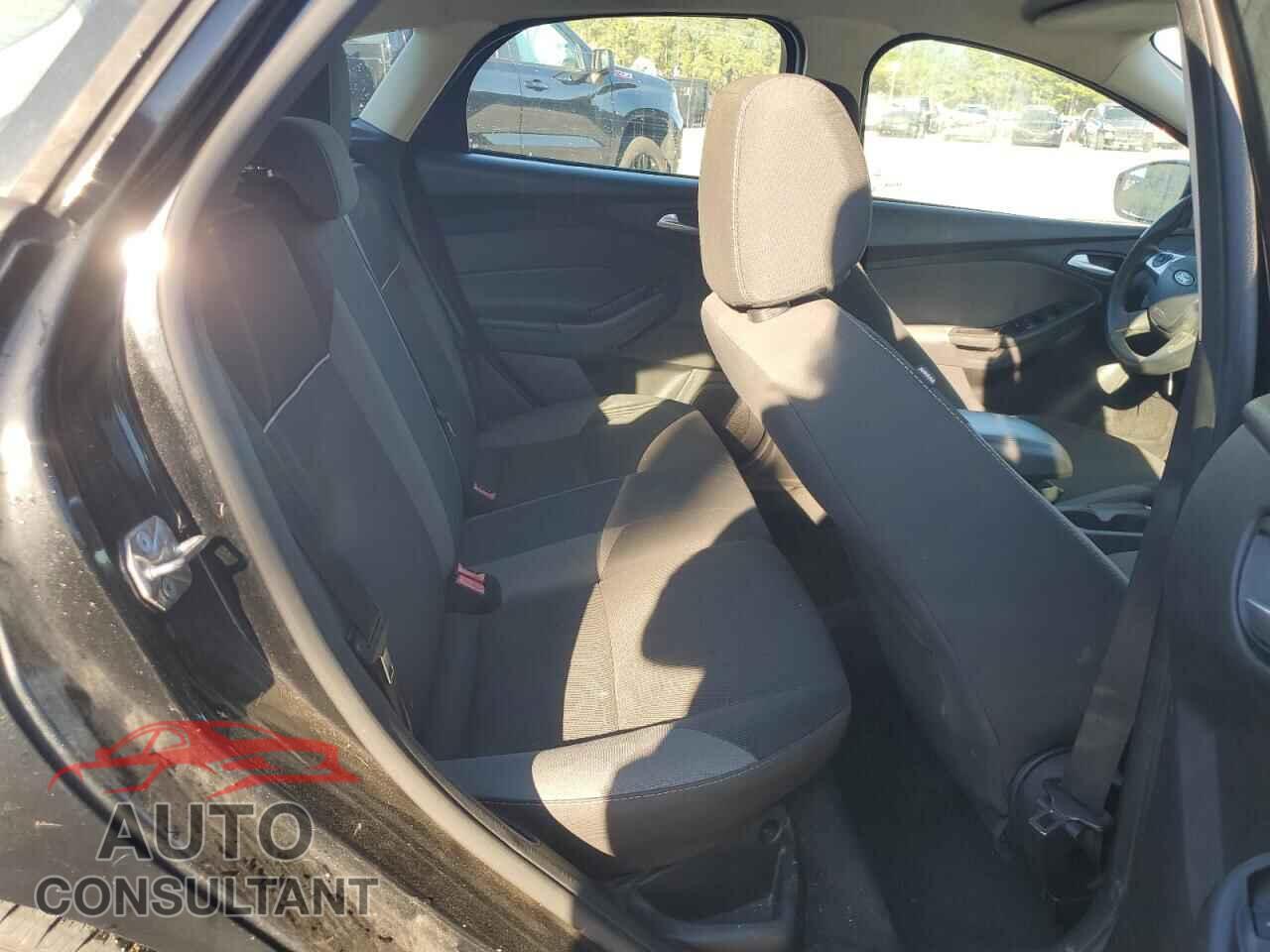 FORD FOCUS 2014 - 1FADP3K21EL409987