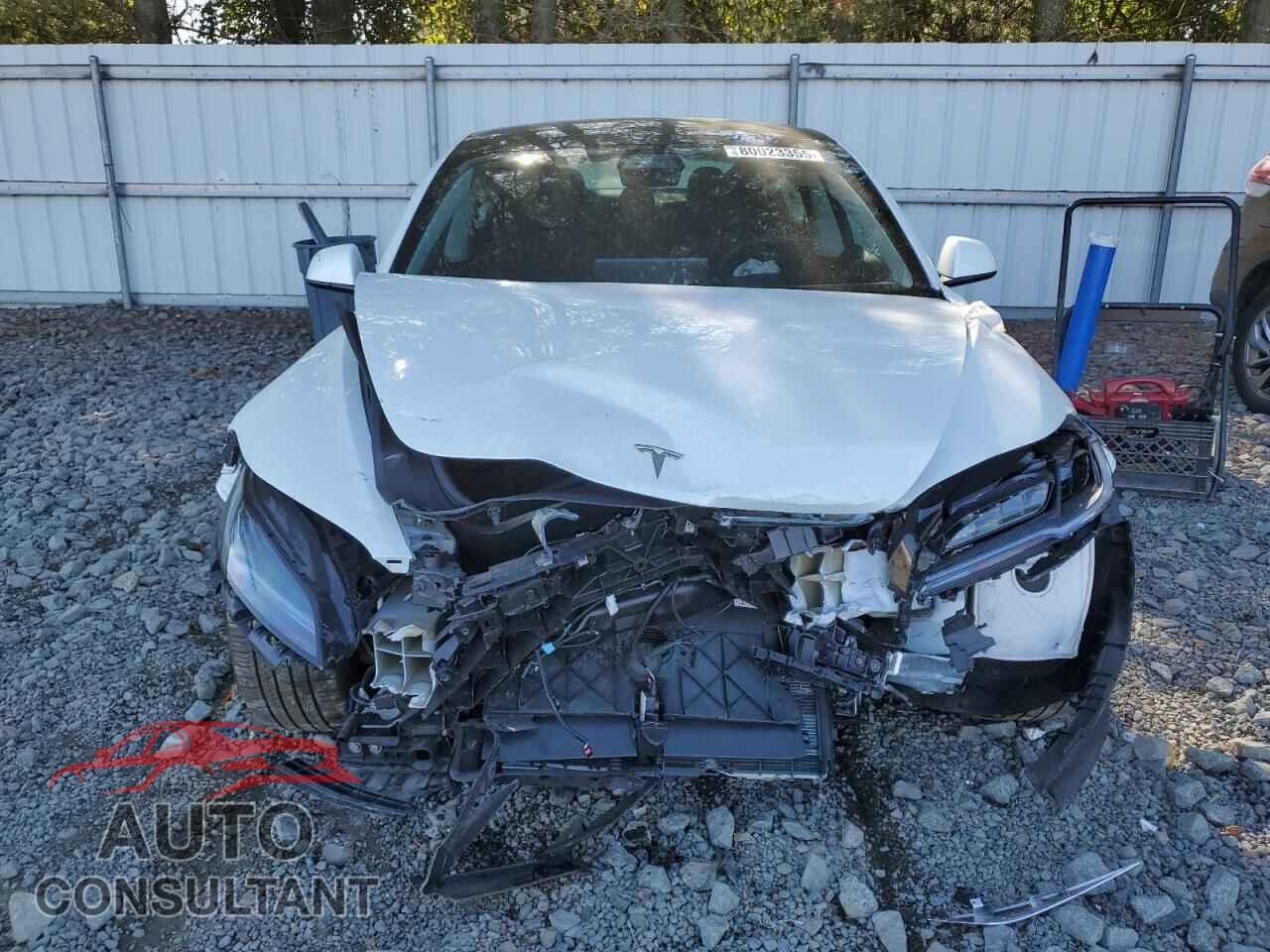 TESLA MODEL 3 2024 - 5YJ3E1EAXRF740109