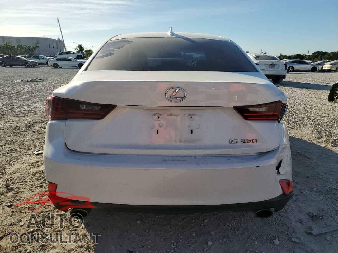 LEXUS IS 2014 - JTHBF1D25E5014395