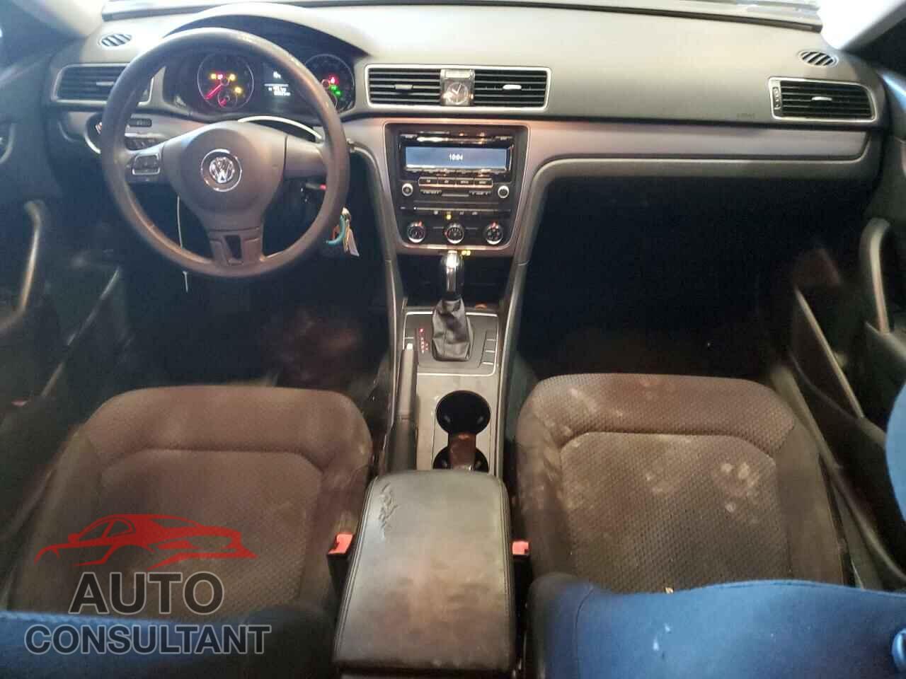 VOLKSWAGEN PASSAT 2013 - 1VWAP7A39DC052455