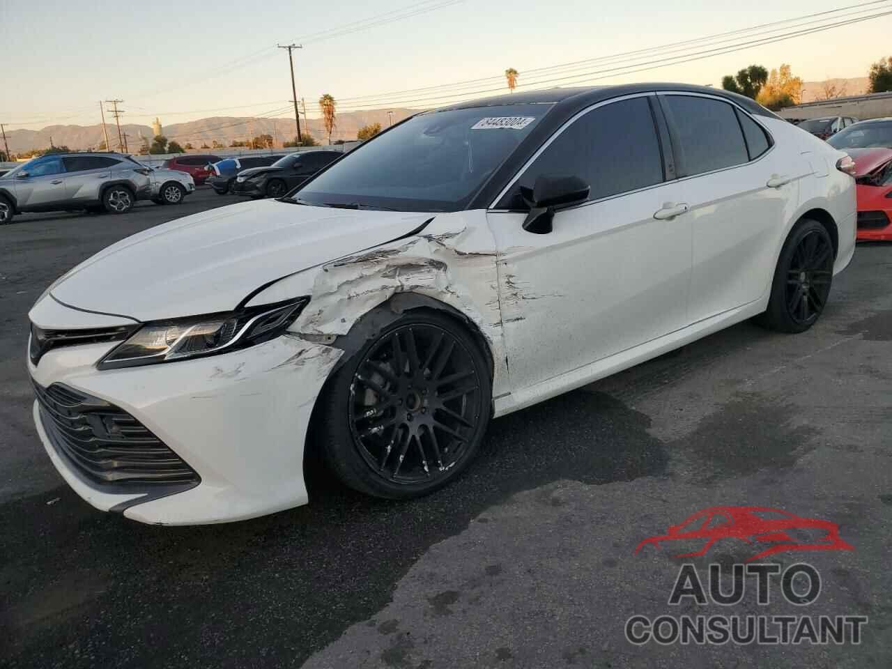 TOYOTA CAMRY 2018 - JTNB11HK4J3045018