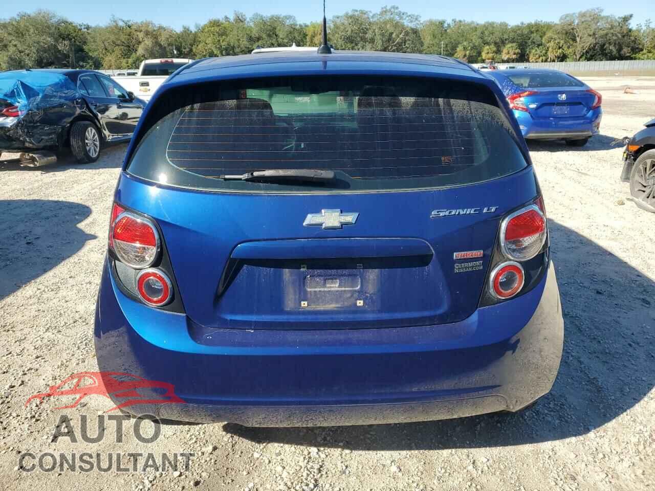 CHEVROLET SONIC 2013 - 1G1JC6SB0D4171836