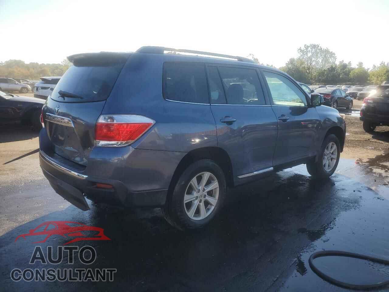 TOYOTA HIGHLANDER 2013 - 5TDBK3EH4DS248564