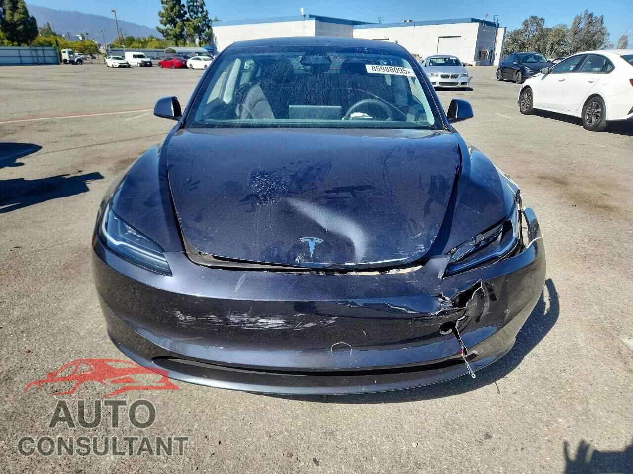 TESLA MODEL 3 2025 - 5YJ3E1EA5SF004152