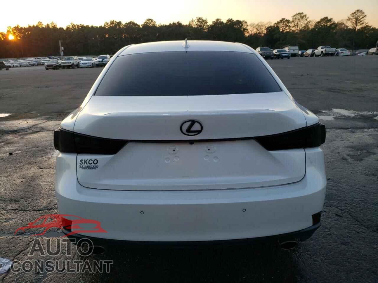 LEXUS IS 2014 - JTHBF1D21E5018654