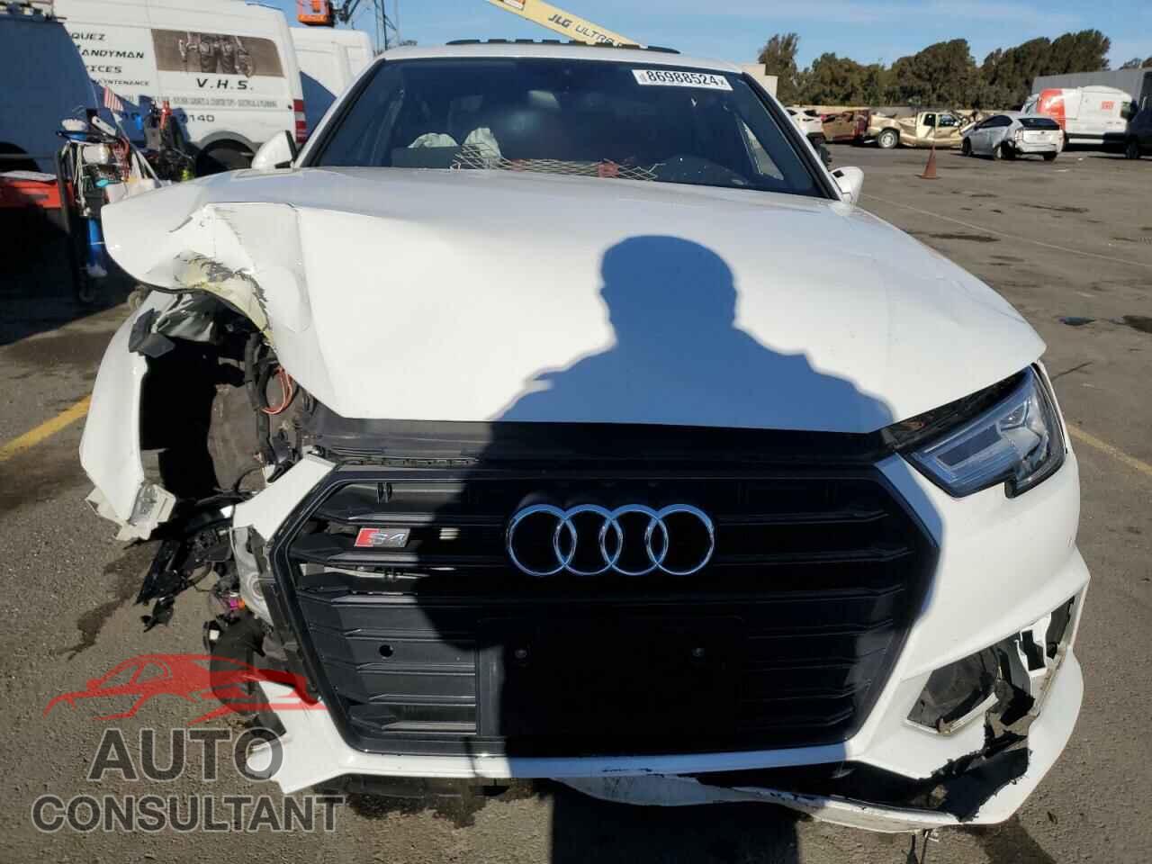 AUDI S4/RS4 2018 - WAUB4AF43JA115973