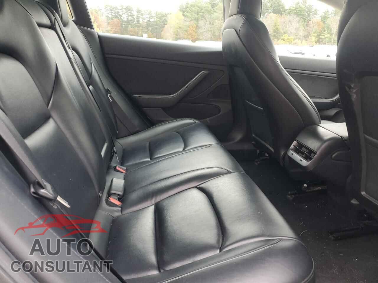 TESLA MODEL 3 2019 - 5YJ3E1EB9KF437000