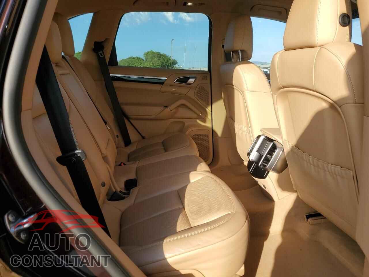 PORSCHE CAYENNE 2017 - WP1AA2A25HKA81296