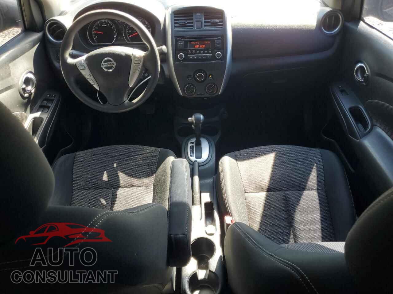 NISSAN VERSA 2017 - 3N1CN7AP3HL830010