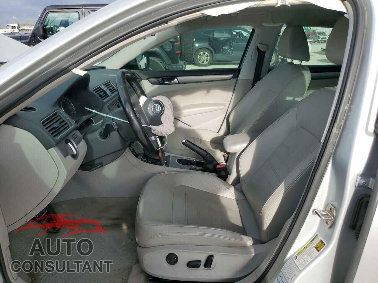 VOLKSWAGEN PASSAT 2015 - 1VWBS7A37FC026278