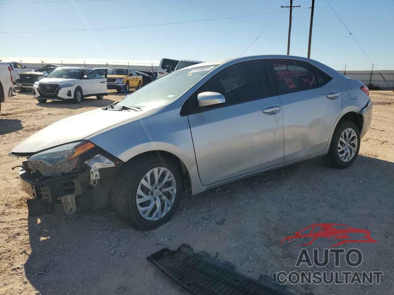 TOYOTA COROLLA 2018 - 5YFBURHE0JP842653