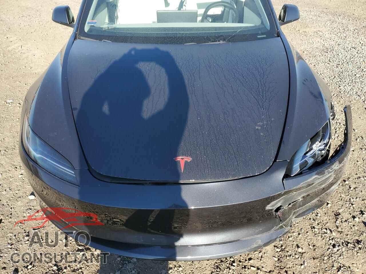 TESLA MODEL 3 2024 - 5YJ3E1EB2RF811005