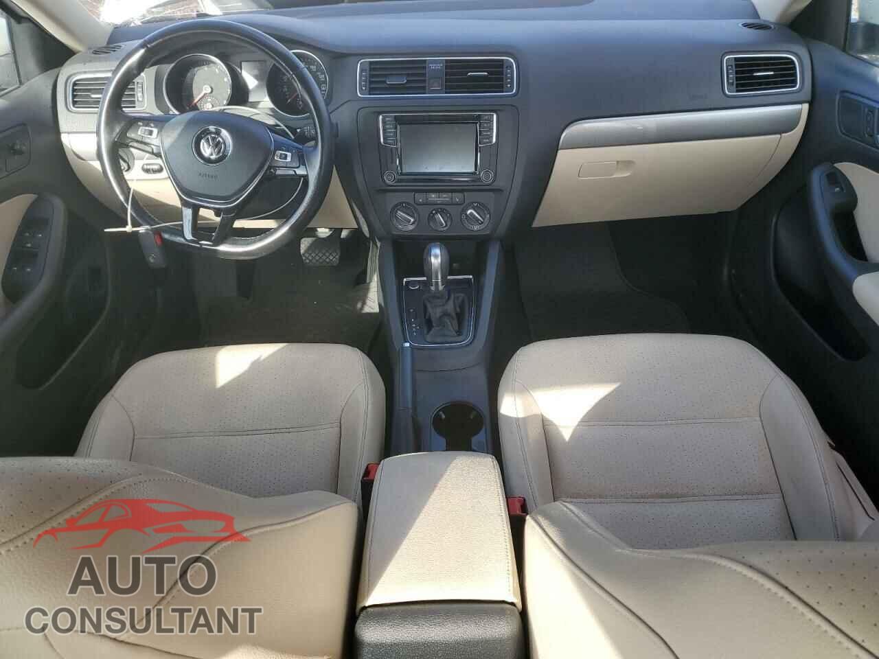 VOLKSWAGEN JETTA 2017 - 3VWDB7AJ6HM404390