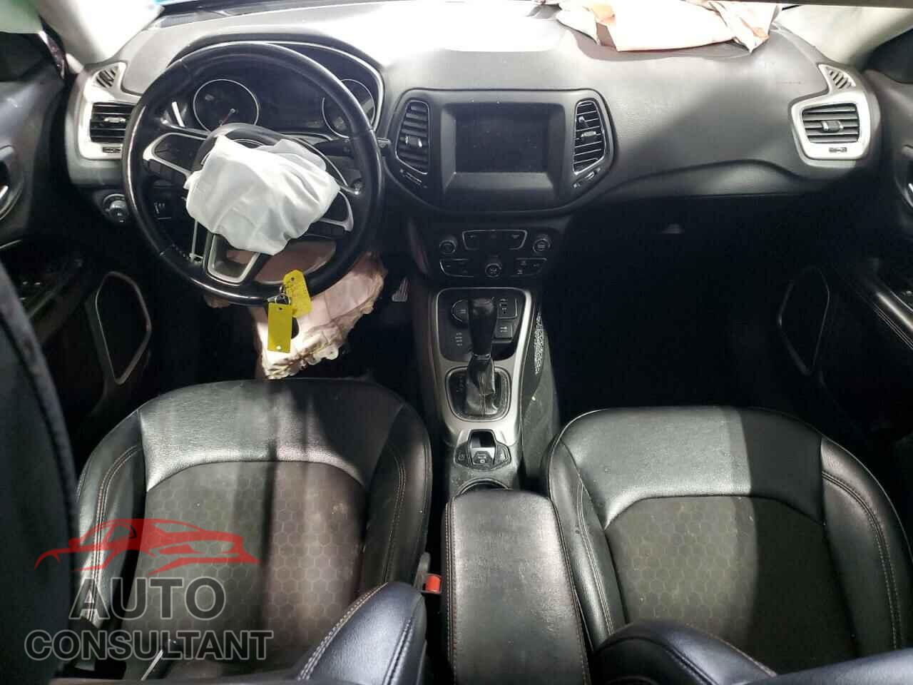 JEEP COMPASS 2020 - 3C4NJDBB6LT143339