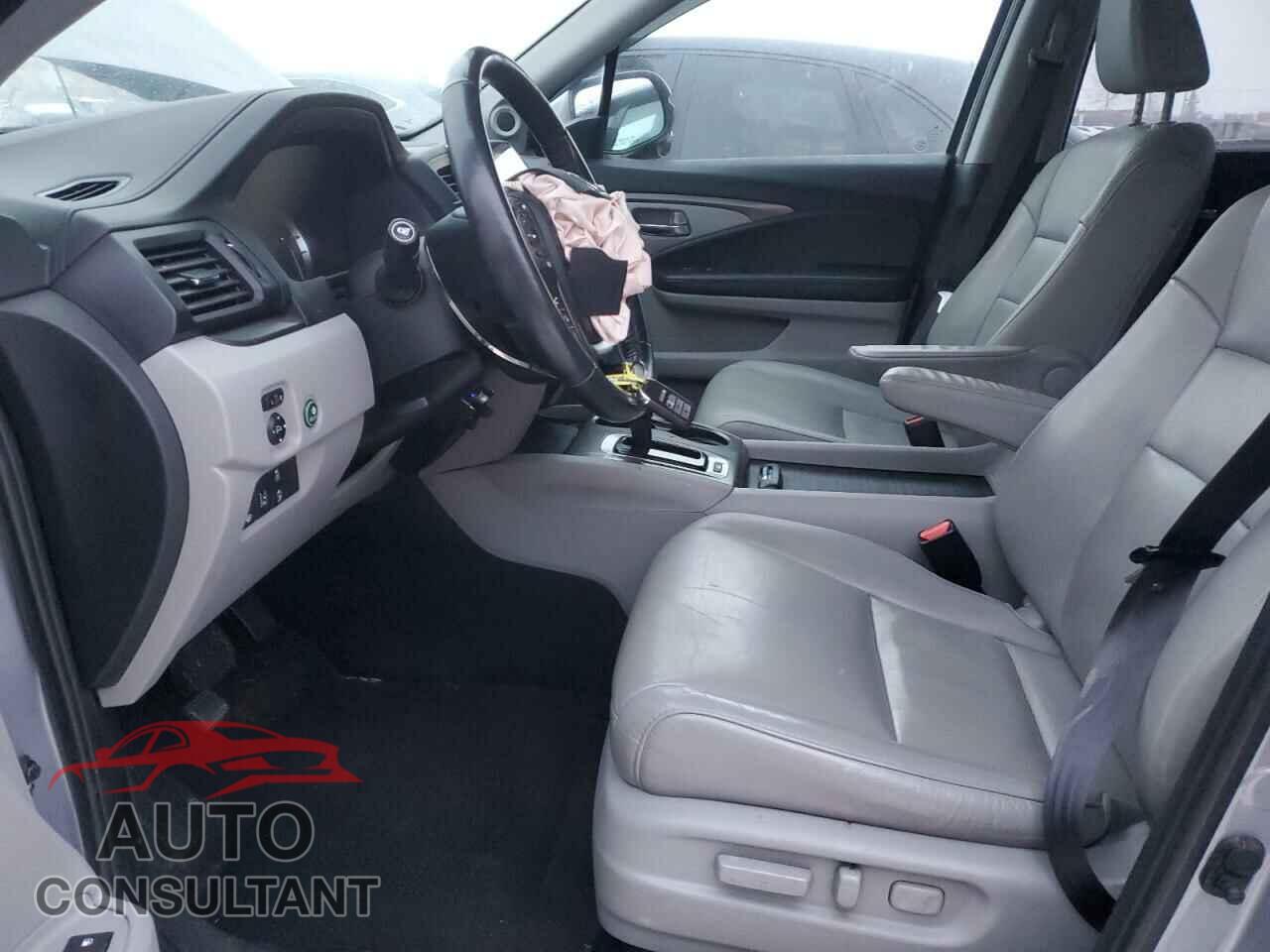 HONDA PILOT 2017 - 5FNYF6H71HB508285