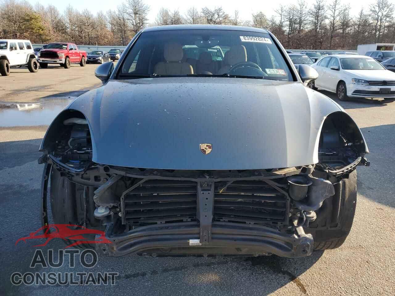 PORSCHE CAYENNE 2016 - WP1AA2A23GKA12329