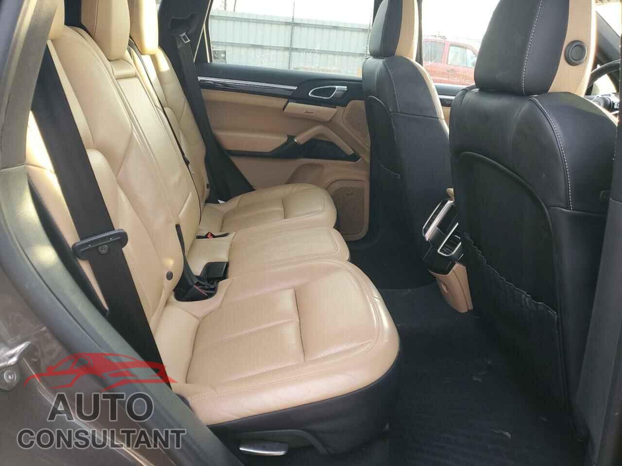 PORSCHE CAYENNE 2016 - WP1AA2A28GLA11316