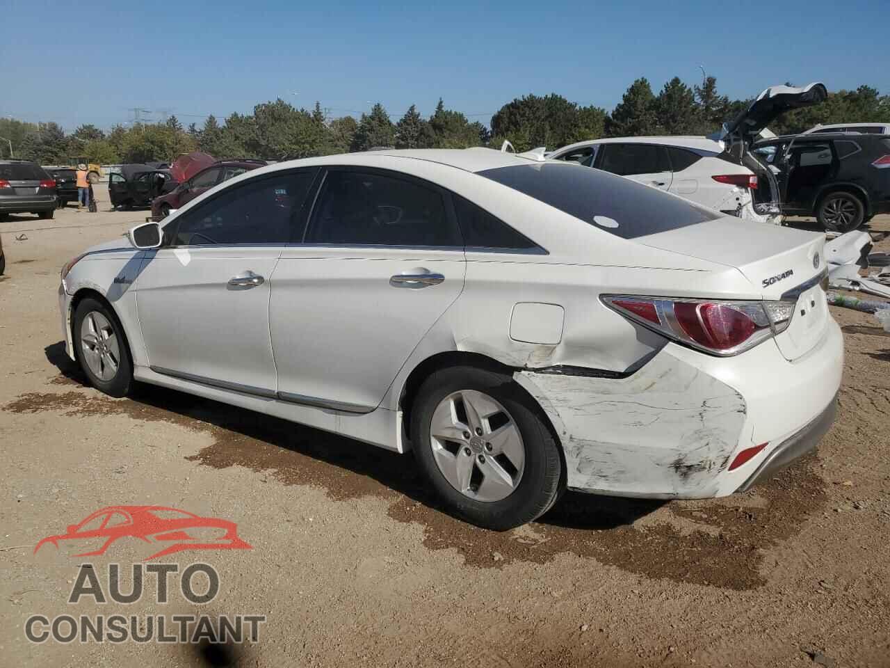 HYUNDAI SONATA 2012 - KMHEC4A48CA041413