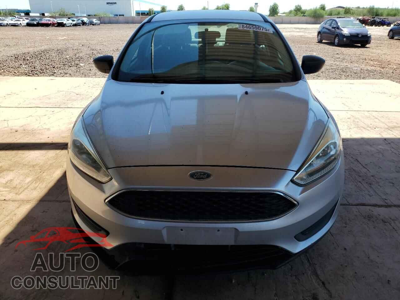 FORD FOCUS 2015 - 1FADP3E27FL261471