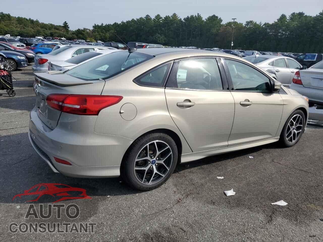 FORD FOCUS 2015 - 1FADP3FE9FL371804