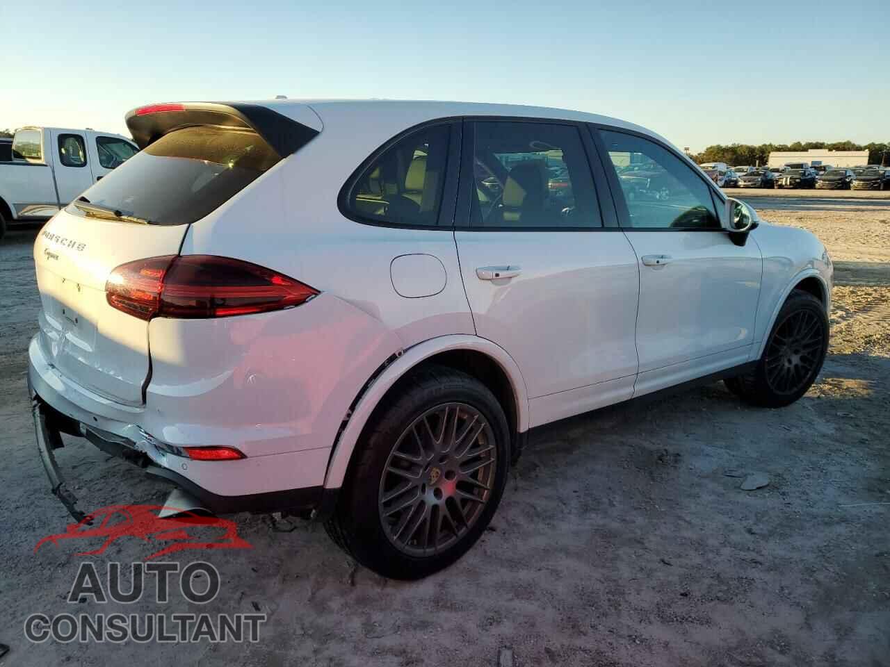 PORSCHE CAYENNE 2017 - WP1AA2A23HKA88280