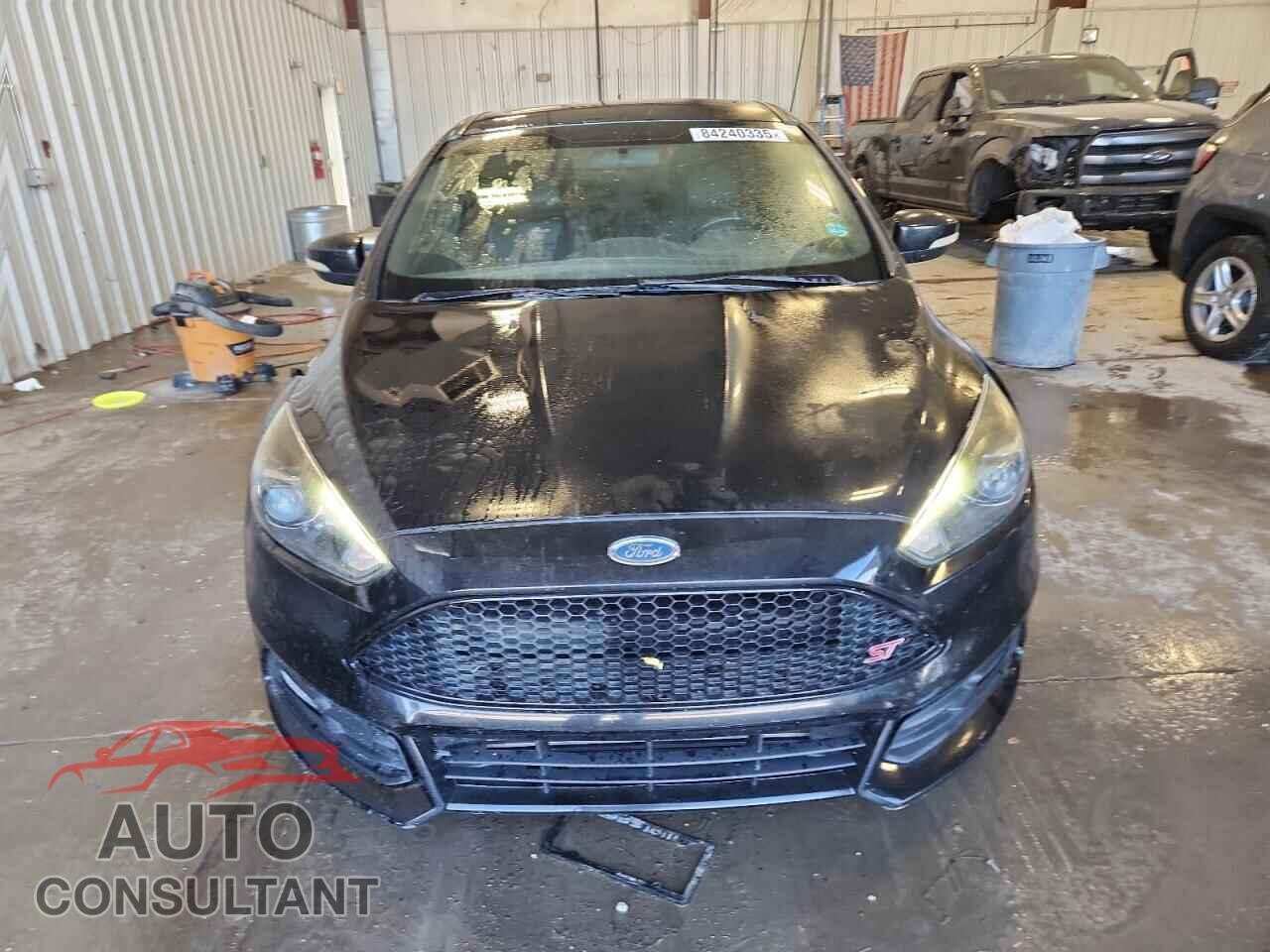 FORD FOCUS 2015 - 1FADP3L94FL260651