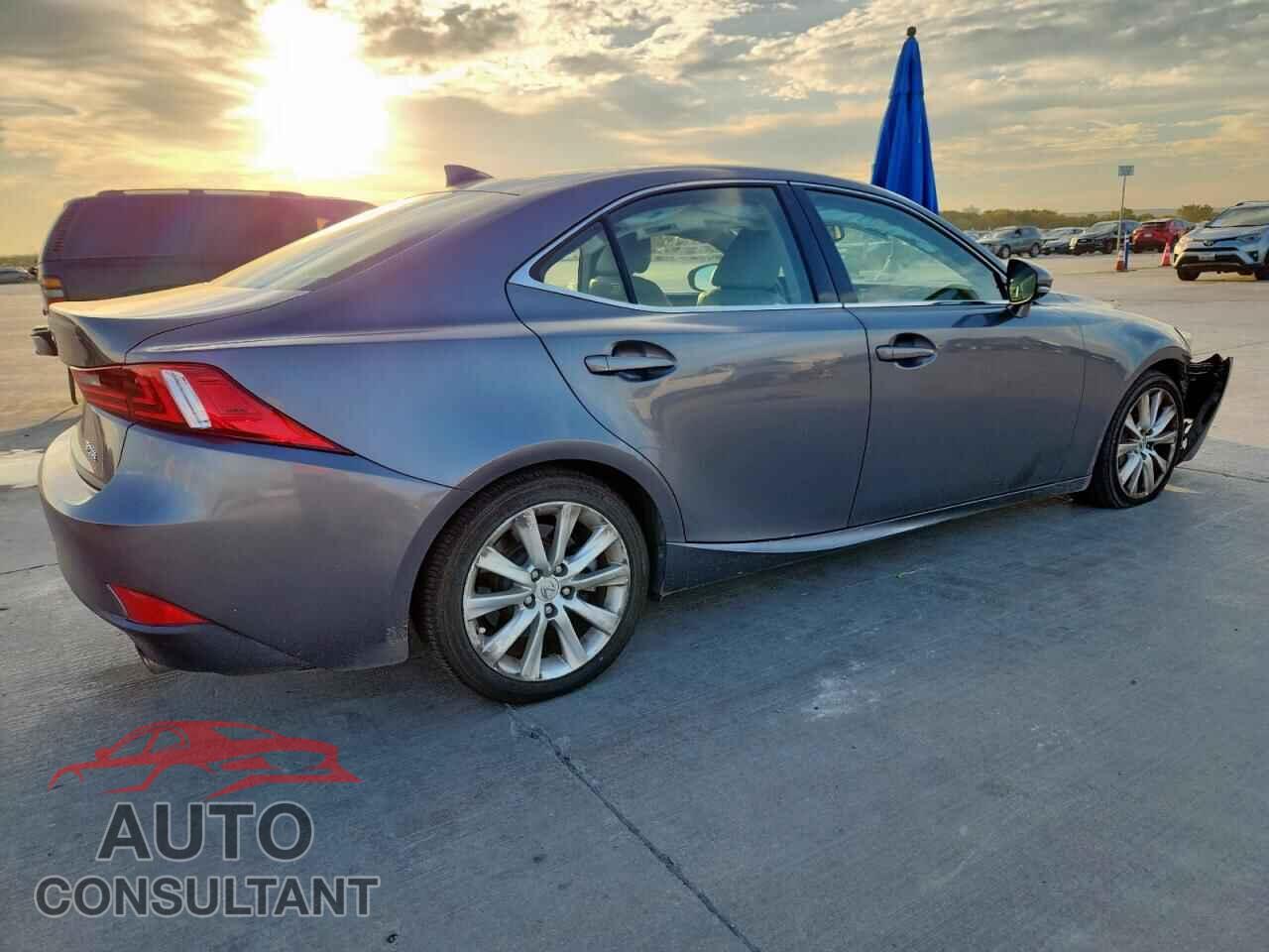 LEXUS IS 2016 - JTHBA1D29G5030004
