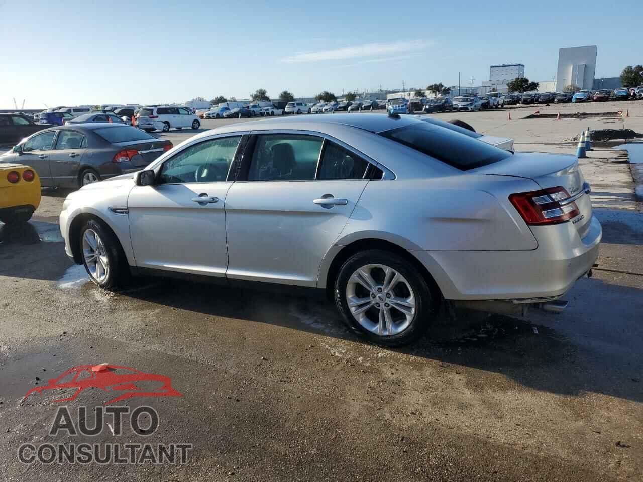FORD TAURUS 2015 - 1FAHP2E88FG174221