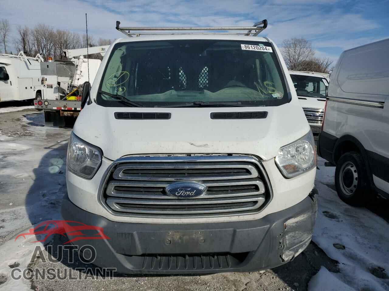 FORD TRANSIT 2017 - 1FTYR1ZM8HKB29561