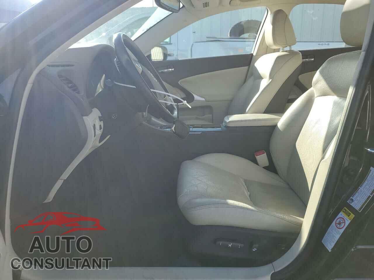 LEXUS IS 2011 - JTHCE5C21B5000537
