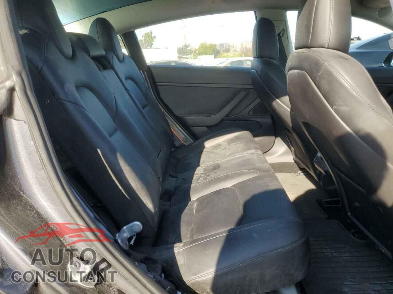 TESLA MODEL 3 2018 - 5YJ3E1EA8JF157722