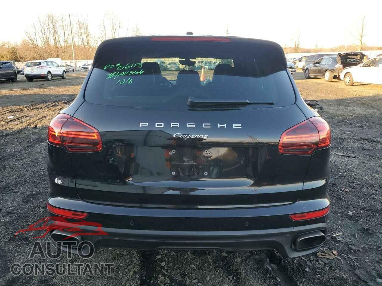 PORSCHE CAYENNE 2017 - WP1AA2A24HKA83301